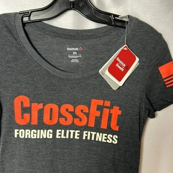 Reebok T shirt XS ,grey CROSSFIT. ,logo ,scoop neck ,cap sleeve, fittted, NWT - Picture 5 of 9